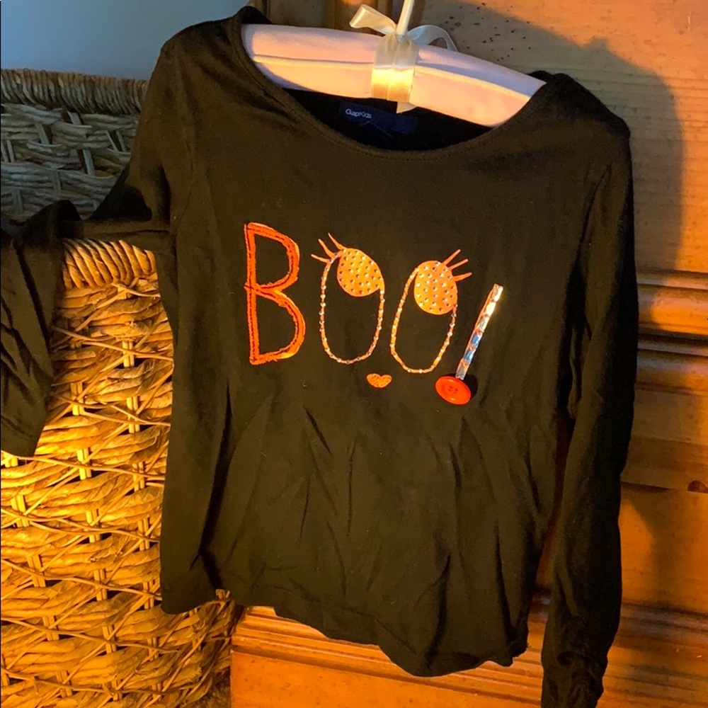 👻 Halloween “Boo” Gap shirt